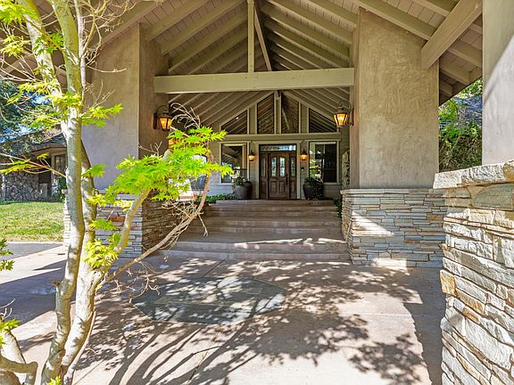 2nd image of 8519 Oak Creek Ct