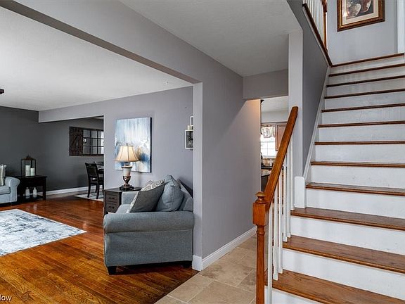 3rd image of 6368 Surrey Dr
