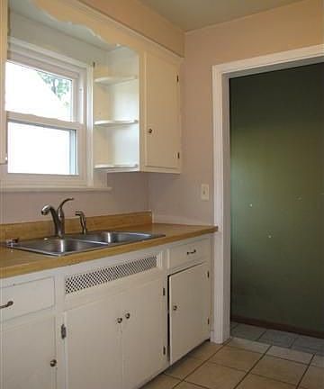 5th image of 237 E 330th St