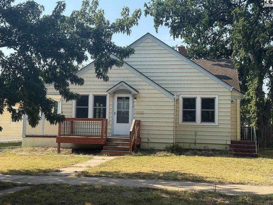 1st image of 119 W 15th Ave