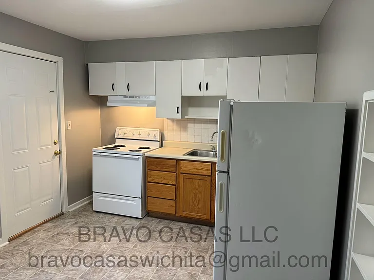 2232 S Glendale St — Photo 13