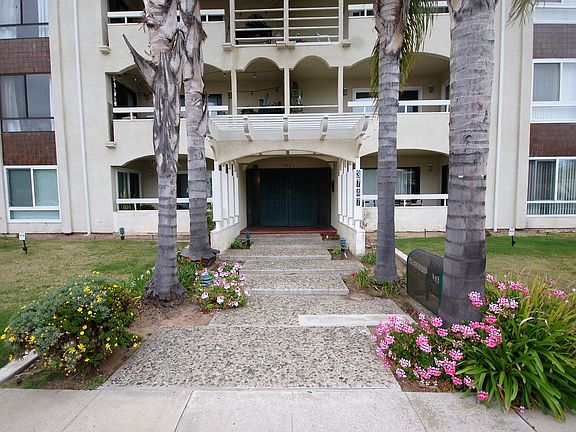 2nd image of 3747 Yosemite St Unit 12