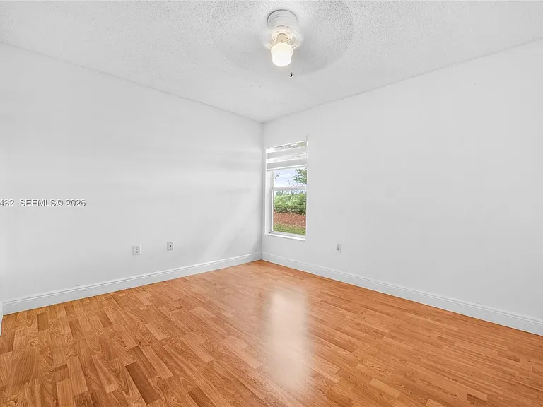 2020 SE 5th Pl — Photo 15