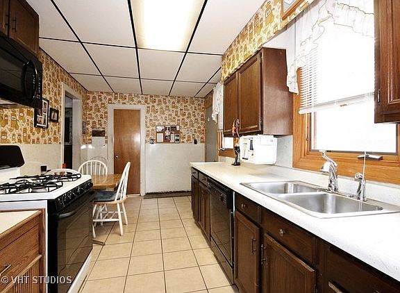 3rd image of 208 Willard Pl