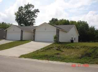 511 Elliott Ln, Knob Noster, MO 65336