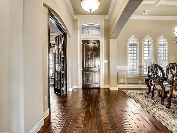 Foyer - separate study and formal dining