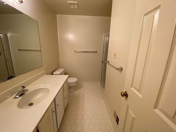 5th image of 4084 Norbeck Square Dr