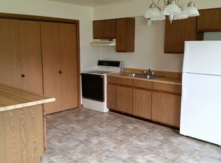 N873 Amanda St APT 1, Oconomowoc, WI 53066
