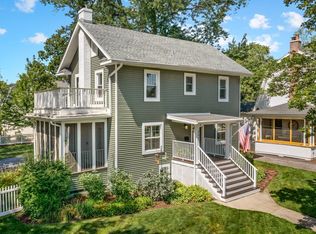 252 Sunset Ave, Glen Ellyn, IL 60137