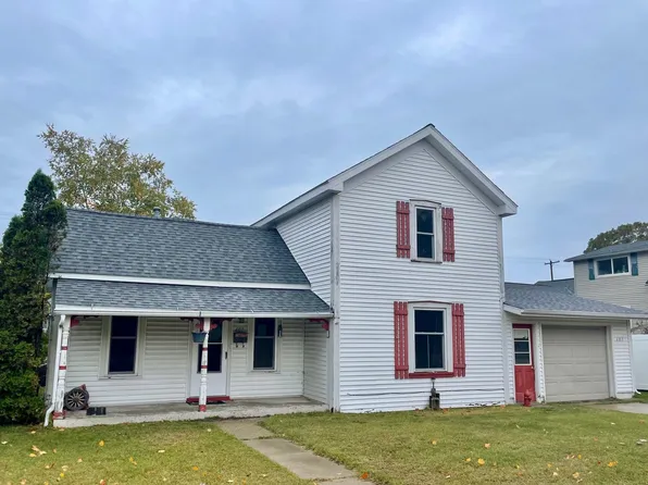 607 N James St, Ludington, MI 49431
