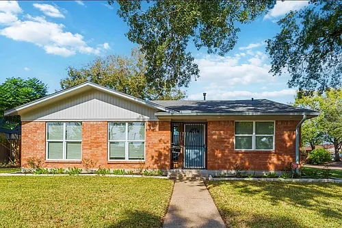 3923 Hickok Ln Photo 1