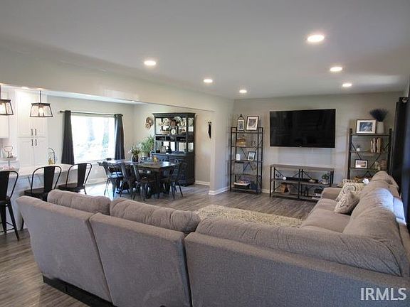 2nd image of 1624 Terrace Dr