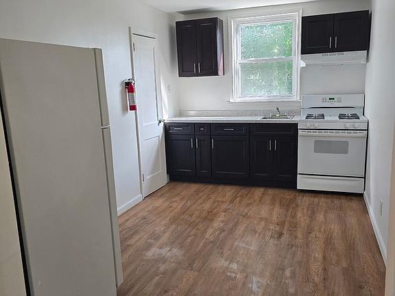 5th image of 367 Marlton Ave