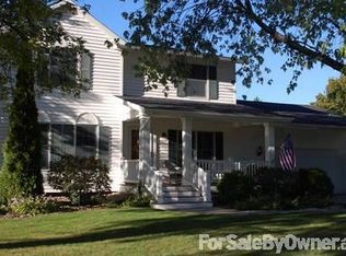 3261 Canterbury Dr, Bay City, MI