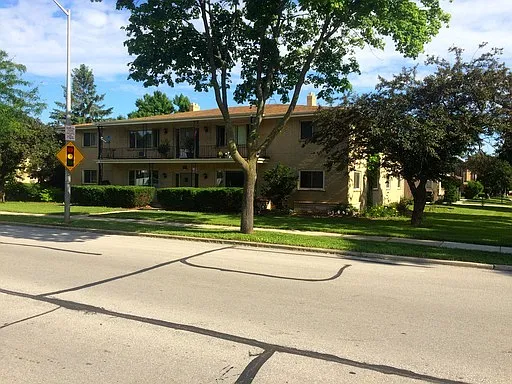 1007 - W. Oklahoma (EBMW) — Photo 2