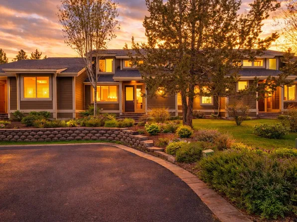 1421 Highland View Loop, Redmond, OR 97756