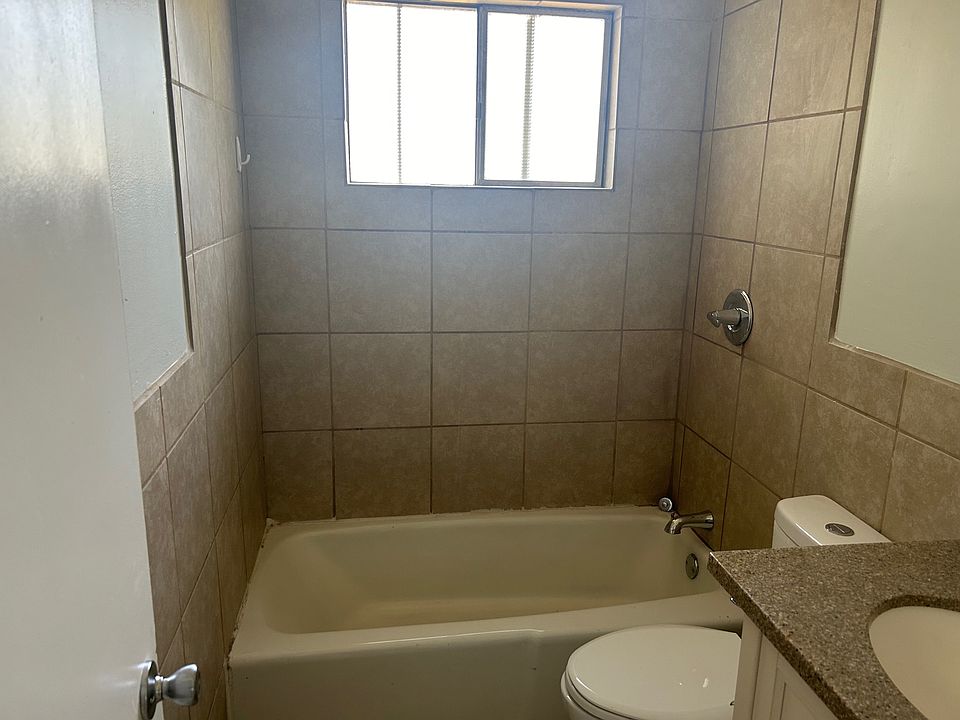 1st image of 3333 N 56th Ter