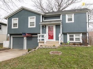 824 E Valerie Ln, Gardner, KS 66030