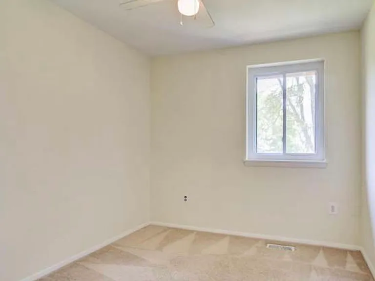 6960 Knighthood Ln — Photo 7