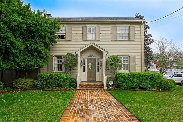 1st image of 301 Bellaire Dr