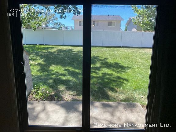 4th image of 855 Columbia Blvd W #107