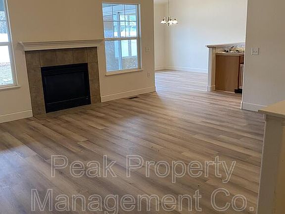 5th image of 1032 Canal Dr