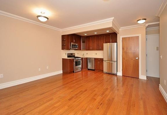 3rd image of 2116 31st Ave APT 4D