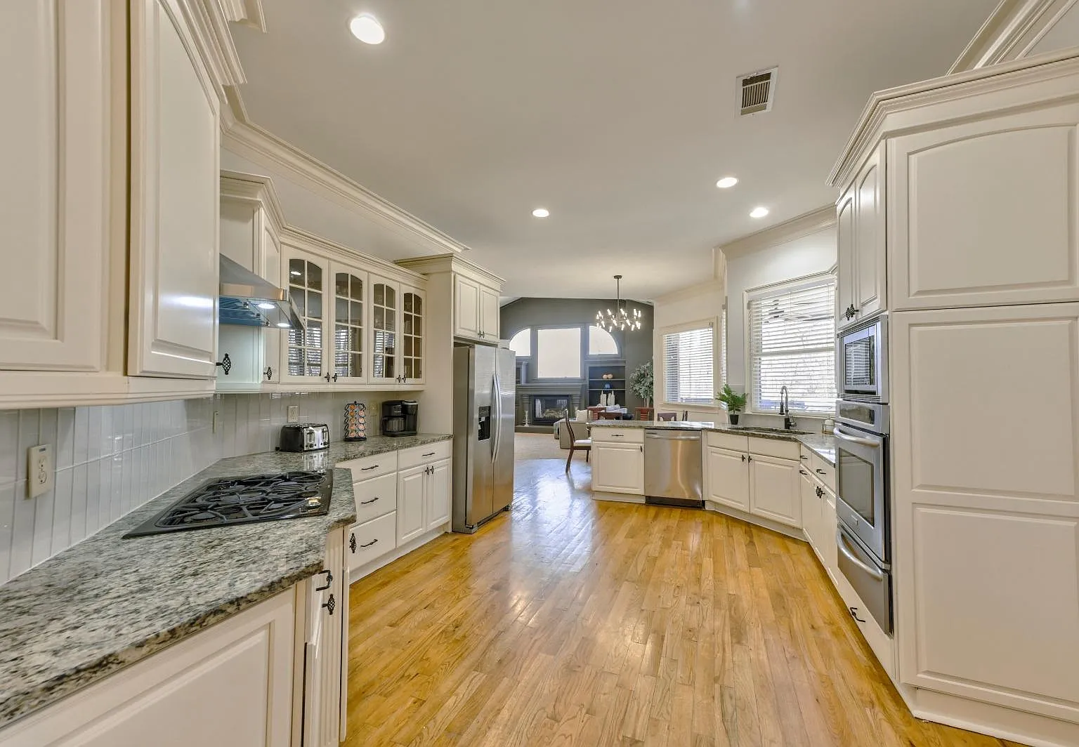 4 bed, 3.5 bath, 6800 sqft, $1,001 — Photo 3