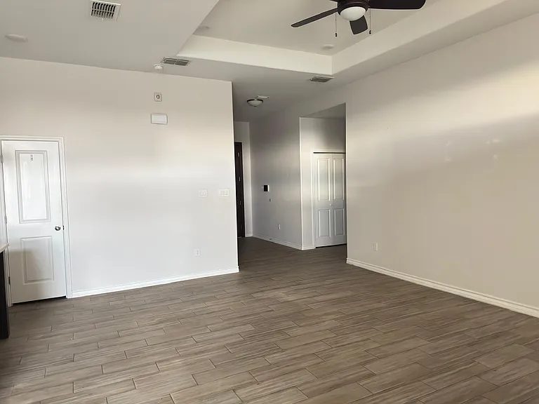 6002 Amir Dr — Photo 11