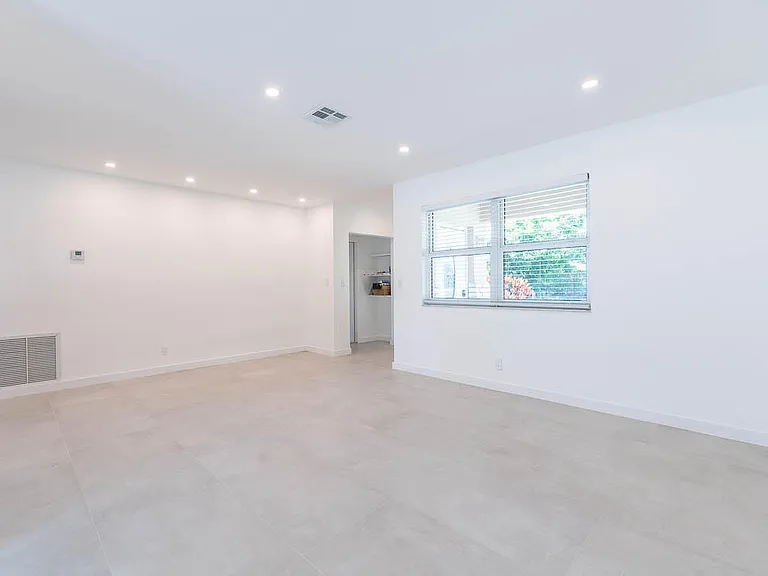 2712 Lake Ida Rd — Photo 12