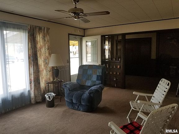 3rd image of 102 N East St