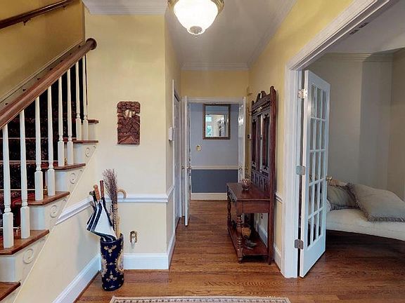 2nd image of 310 Dogwood Dr