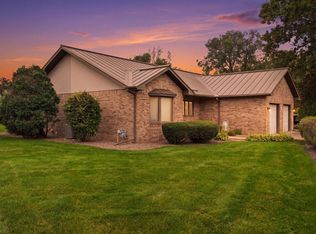 525 S 14th St, La Crescent, MN 55947