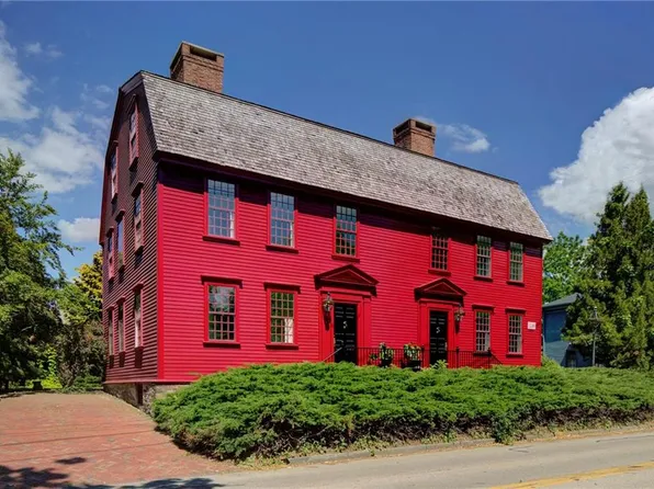 57 Farewell St, Newport, RI 02840