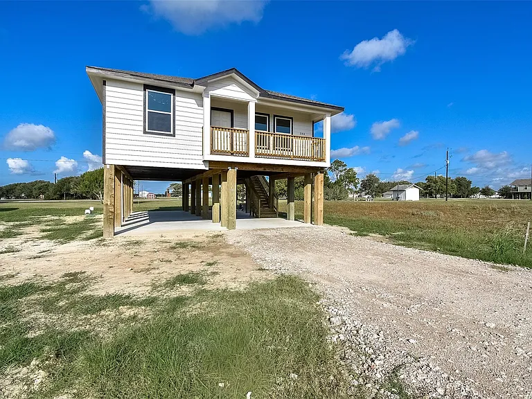 544 Buckskin Dr — Photo 2