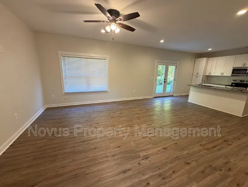 3 bed, 2.5 bath, $1,675 — Photo 4