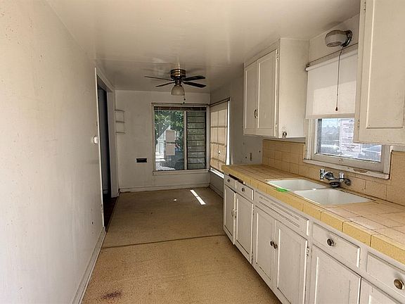 5th image of 519 San Emidio St