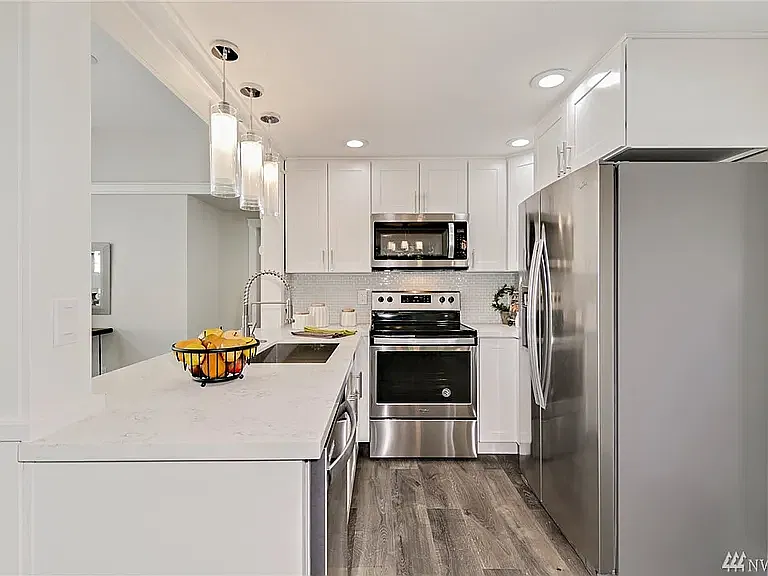3 bed, 1560 sqft, $3,300 — Photo 1