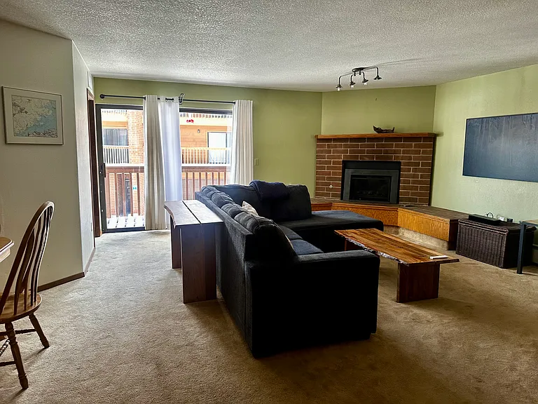 742 Lagoon Dr #B — Photo 6