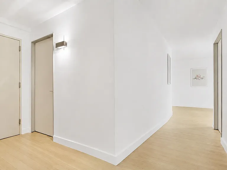 322 W 57th St #32K1 — Photo 6