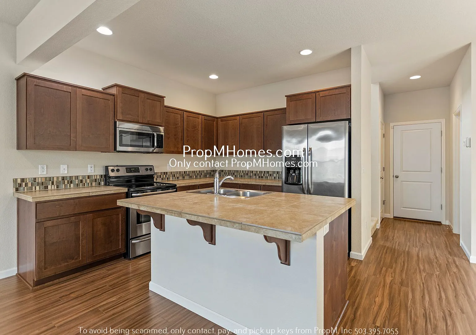 Three Bedroom Home in Tigard - Right Next to Bridgeport! — Photo 4