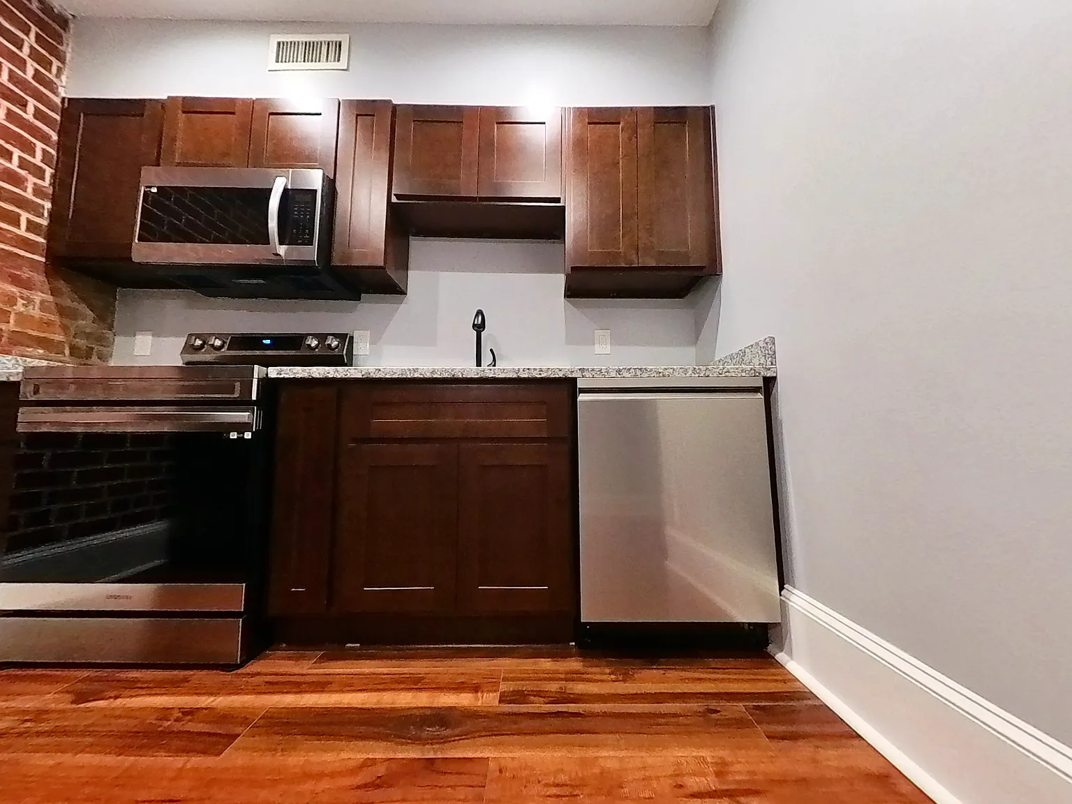 601 Iberville / 201 Chartres — Photo 3