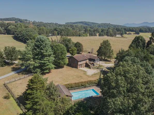 13 Sweet Acres Ln, Lexington, VA 24450