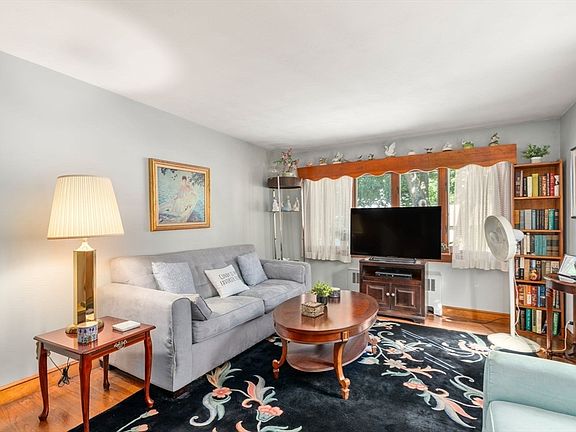 4th image of 151 Wright St
