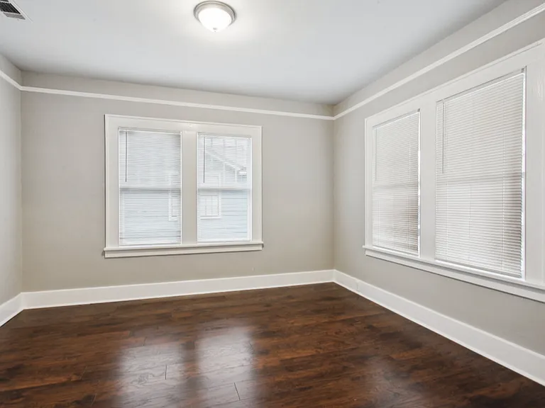 1203 E 38th St — Photo 10