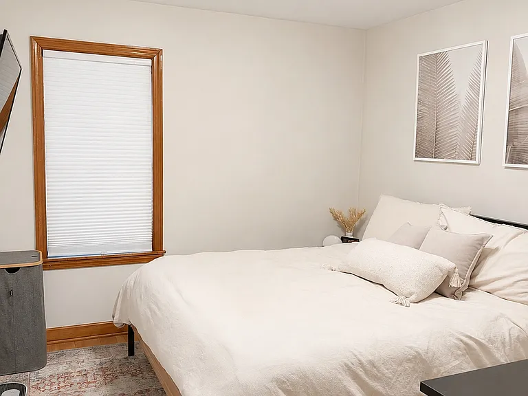 5347 N Mont Clare Ave — Photo 6