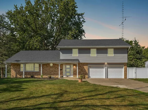 1132 W Ridgeway Ave, Waterloo, IA 50701