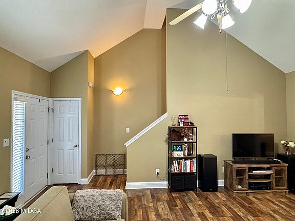 5th image of 530 Sugarloaf Dr