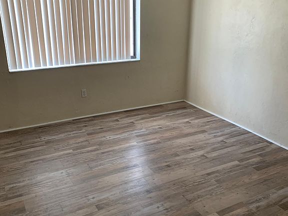 5th image of 272 Timberline Trl