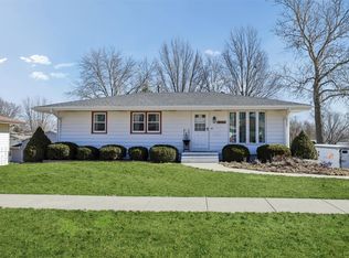 504 N 10th St, Indianola, IA 50125